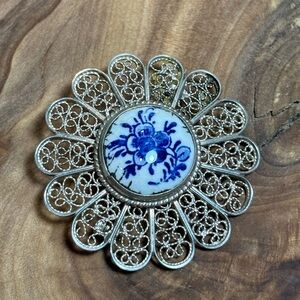 Vintage 800 Silver Delft Unsigned Porcelain Windmill Filigree Detail Brooch Pin